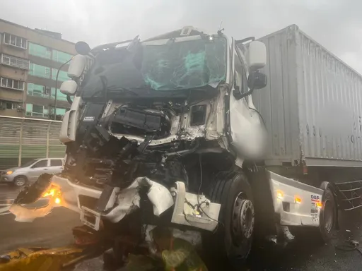 國1汐止4車驚悚車禍!他下車「遭撞噴飛對向」 又被輾過慘死
