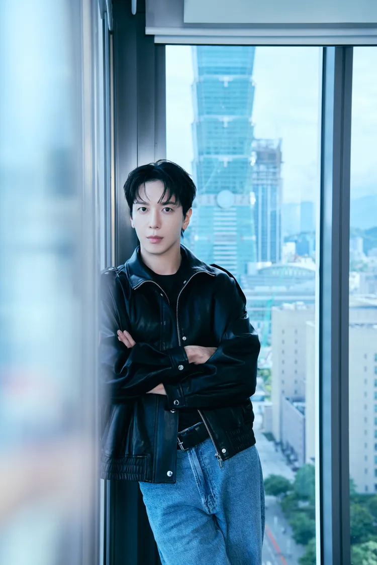 鄭容和根本在拍飯點寫真。品牌提供