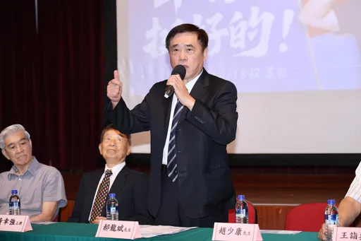 誰能帶領國民黨2028重返執政?張善政讚郝龍斌是「當然人選」