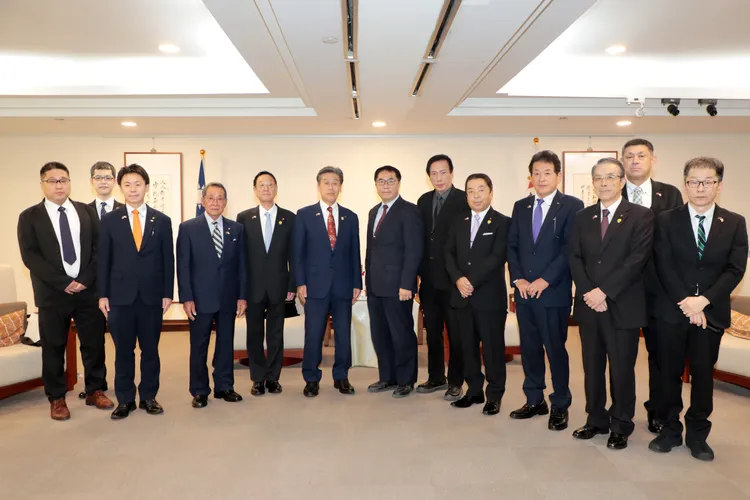 茨城縣那珂市市長、議長率團拜會台南市政府。南市府提供