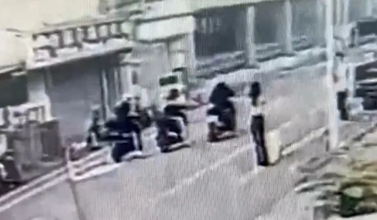 機車猴今年多次號召到馬路上競速飆車。翻攝畫面