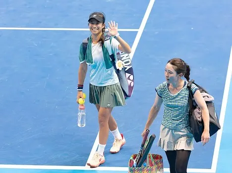 過去謝淑薇與妹妹謝語倢（左）過去多次搭檔，曾拿過挑戰賽與公開賽冠亞軍。翻攝自謝語倢臉書