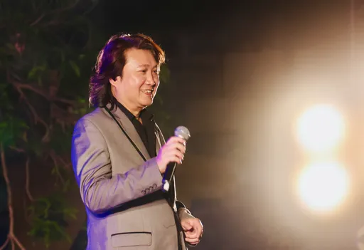 周治平台东演唱会感性开唱:民歌最美的是真诚与人情味