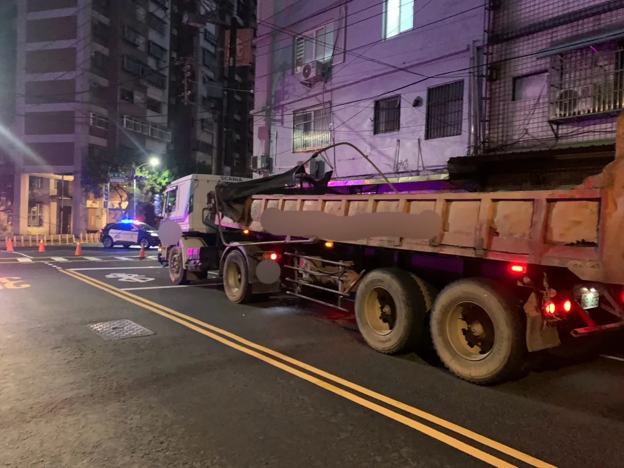 肇事砂石车。龟山警分局提供