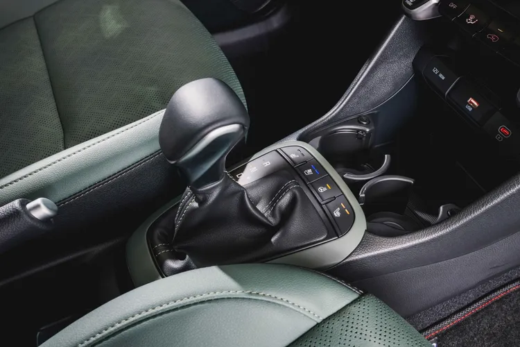 Picanto搭載低稅金優勢的1.2升直四引擎，在Dual-CVVT雙連續可變汽門正時系統與五速自手排加持下，擁有18 kmL的出色油耗水準。業者提供