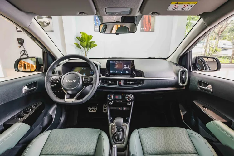 Picanto搭載Supervision 多彩科技儀表板，與懸浮式8吋多媒體影音觸控系統，同時支援Apple Carplay與Android Auto功能。業者提供