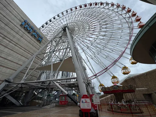 大直美丽华摩天轮故障 30人受困逾40分钟