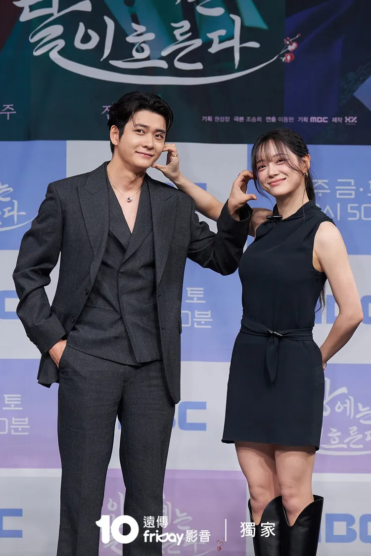 姜泰伍（左）、金世正首次合作。friDay影音提供