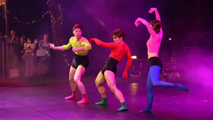 眾人也欣賞「極至體能舞蹈團」、「創造焦點劇團」、「牧夫肢間舞團」、「綾小路及 Artistar 樂團」編創出的全新舞作。記者葉家瑋攝