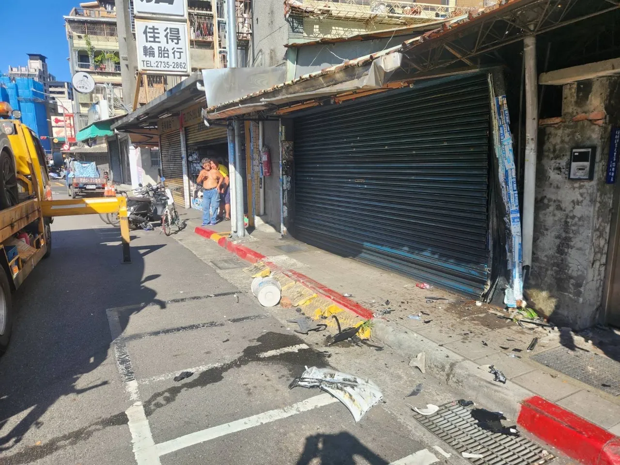 遭冲撞的民宅。警方提供