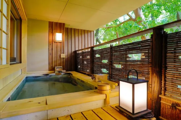 「古宿伊久民宿」距離伊勢神宮外宮僅數分鐘路程，是深入體驗伊勢文化的理想據點。伊賀上野觀光協會提供