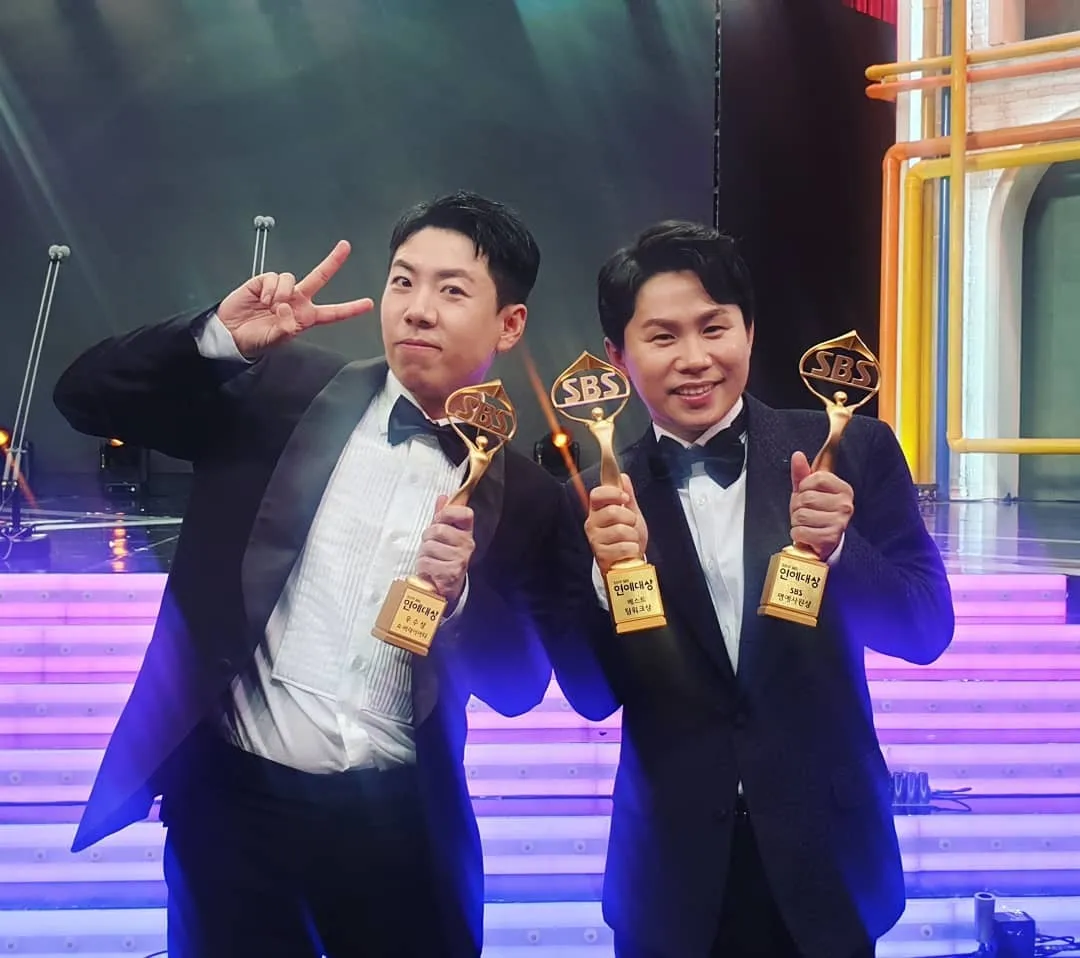 梁世灿(左)的哥哥梁世炯也是谐星,是演艺圈著名的兄弟档。翻摄梁世炯IG