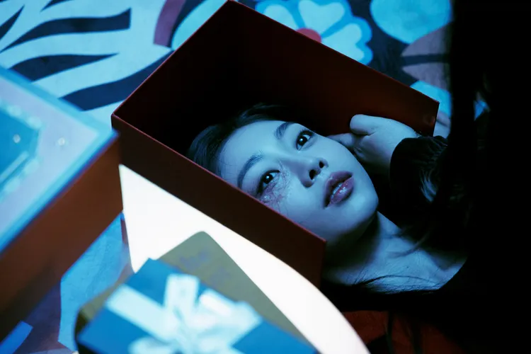 徐智秀片中為了外貌，鋌而走險展開危險的交易。華映娛樂提供