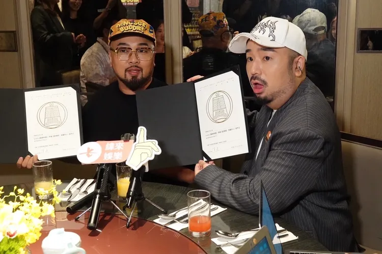 美麗本人和阿達秀出入圍證書。特勤中心攝