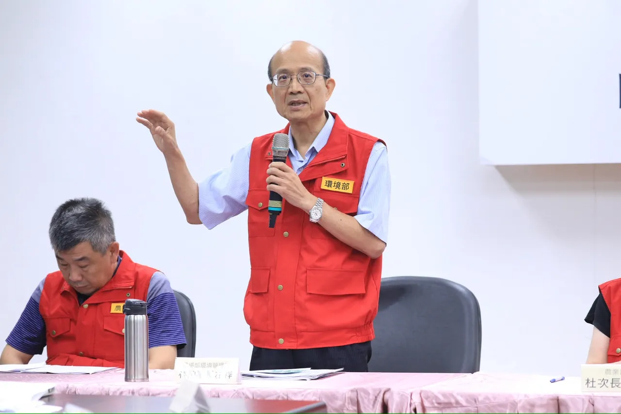 环境部环境管理署副署长林左祥说,已要求各县市环保局一周内稽查全部厨余养猪场。民众提供