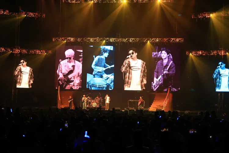 冰球樂團。相信音樂提供