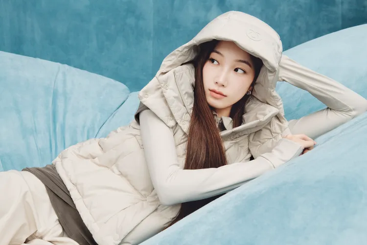 中村一葉穿著的lululemon Wunder Puff系列，可藉由抽繩細節調整出不同風格。品牌提供