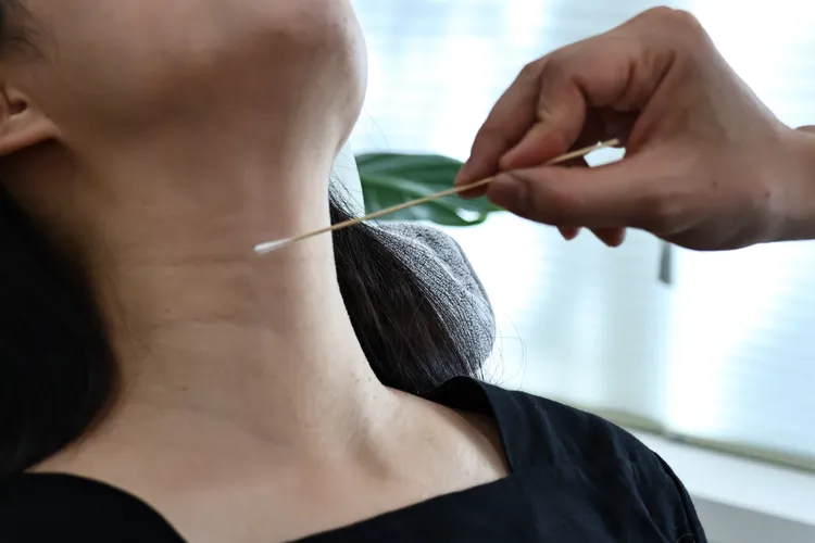 頤森美學診所整形外科醫師黃昱豪院長提到M cell技術可協助處理醫美中最難處理的脖子紋路。攝影中心