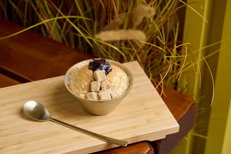 韓國進口的雪冰機器特別打造韓味十足的「韓國雪冰」。業者提供