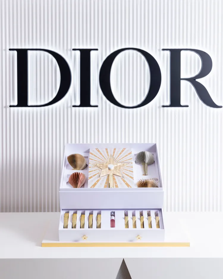 Dior香氛世家奇幻星願聖誕掛飾，1萬8000元。品牌提供