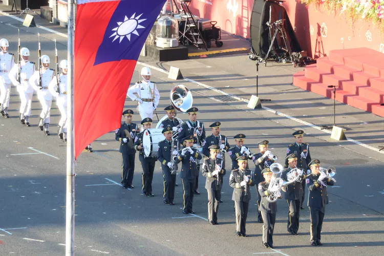 國防部聯合樂隊暨三軍儀隊。莊宗達攝