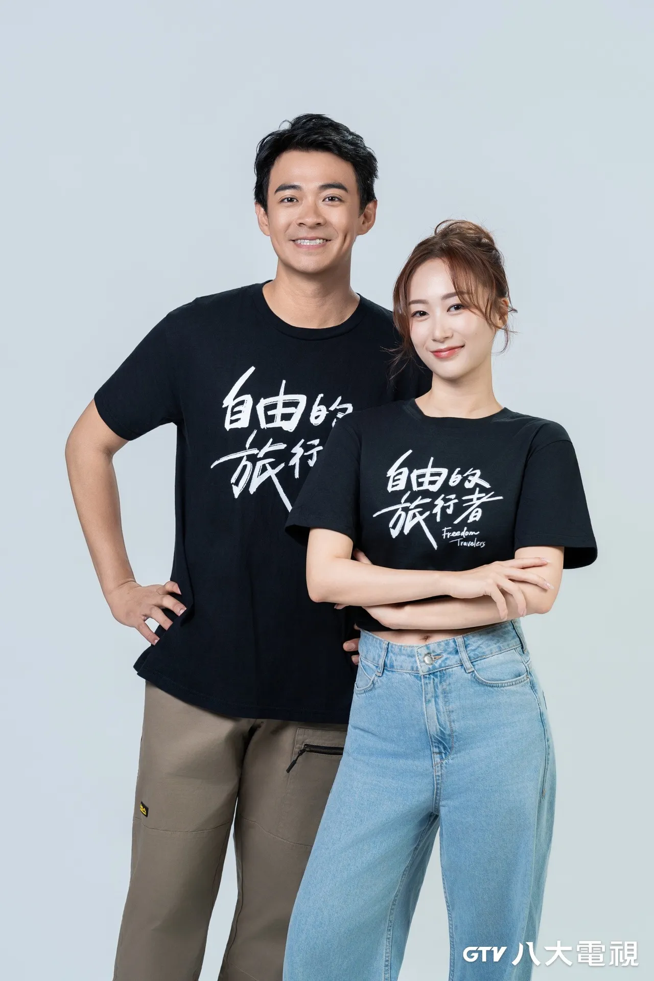 (左起)融融、韩国的YouTuber咪蕾。八大电视提供