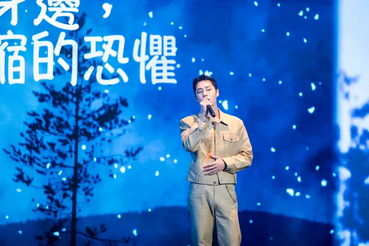 李宰旭深情獻唱多首歌曲，展現好歌喉。D-SHOW提供
