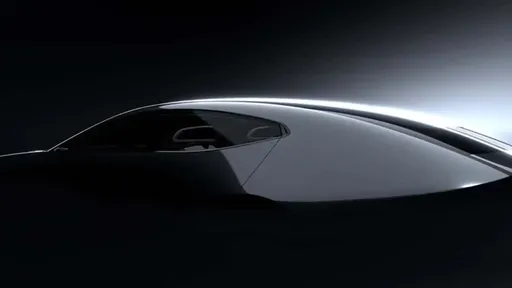 Mazda預告全新概念車露曙光 四門轎跑輪廓、可能再現轉子動力