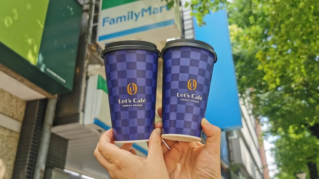 Let's Café大杯经典冰砖拿铁2杯99元。业者提供
