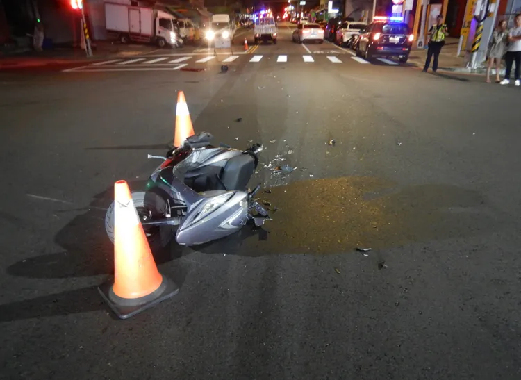 死者邱姓騎士的機車。民眾提供