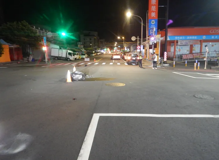 事故發生在台中市東區十甲路、十甲東路口。民眾提供