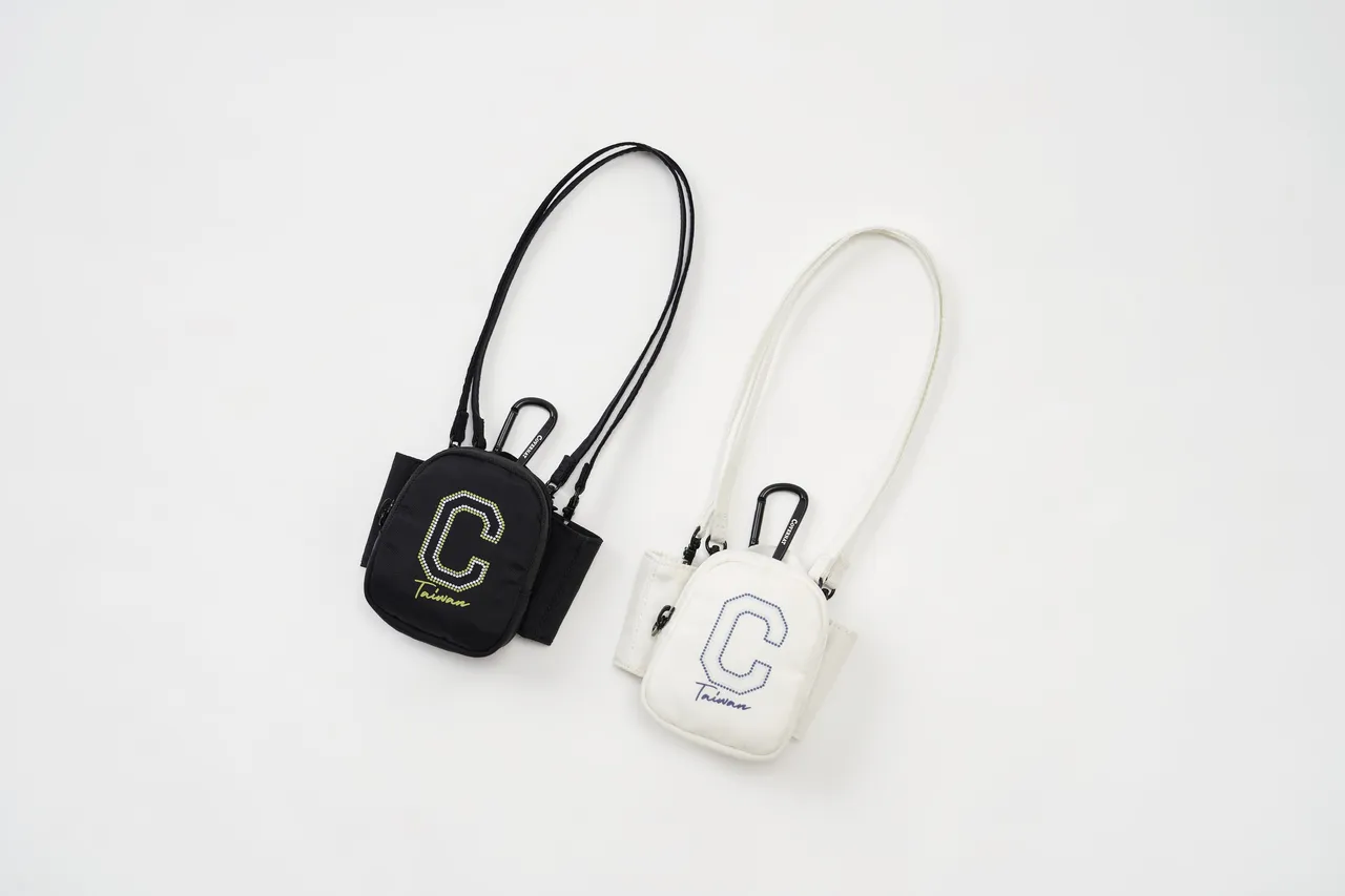 COVERNAT台湾限定霓虹灯LOGO杯套吊饰,各790元。品牌提供