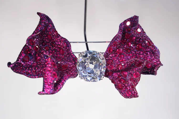 Cindy Chao蝴蝶結胸針作品。彭欣偉攝