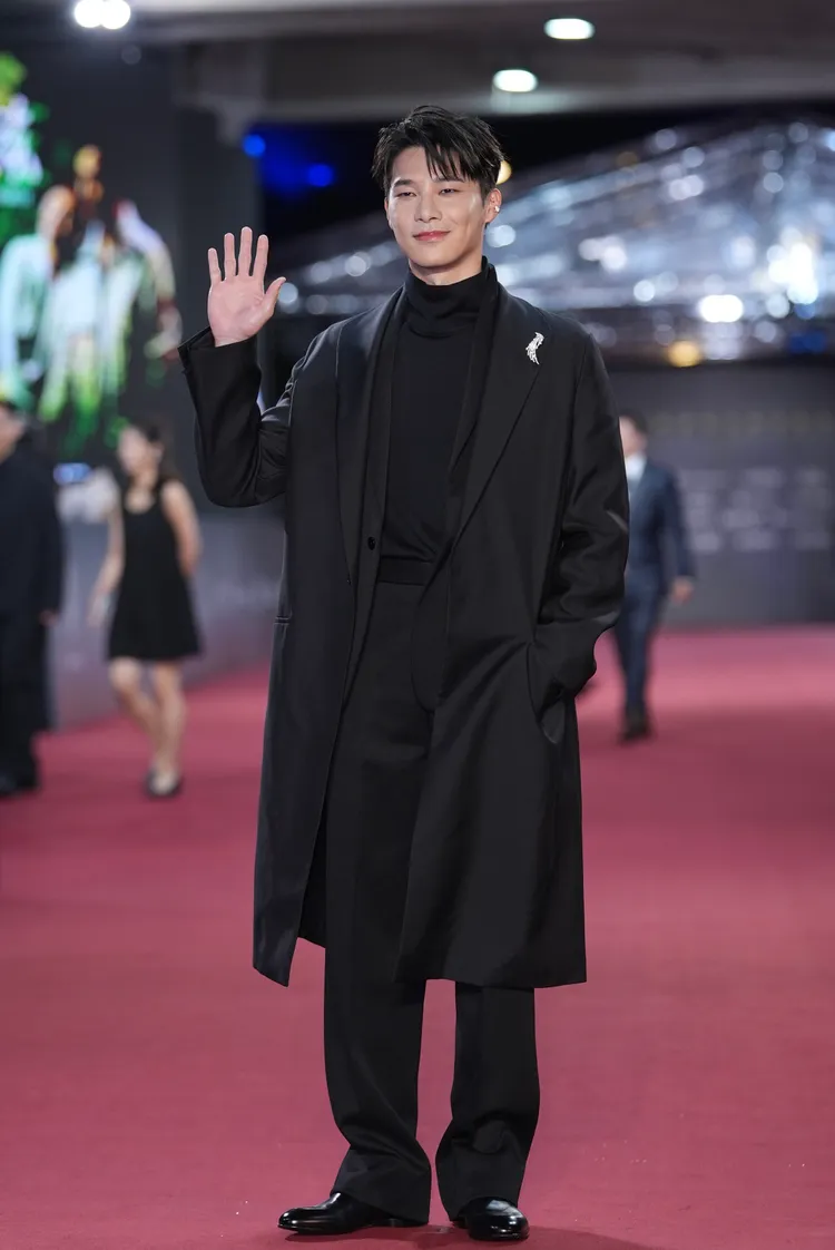 宋偉恩穿紅內褲求好彩頭。攝影中心攝