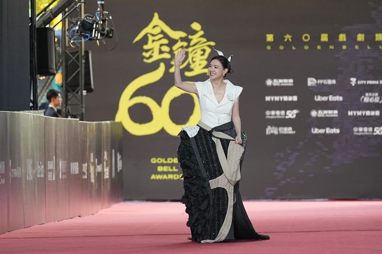 金鐘紅毯｜曾寶儀「雌雄同體」　最美爭霸戰留給影后