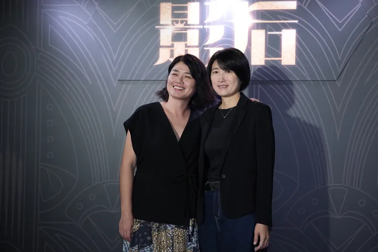 嚴藝文（左）和丁長鈺平常心看待獎項。彭欣偉攝