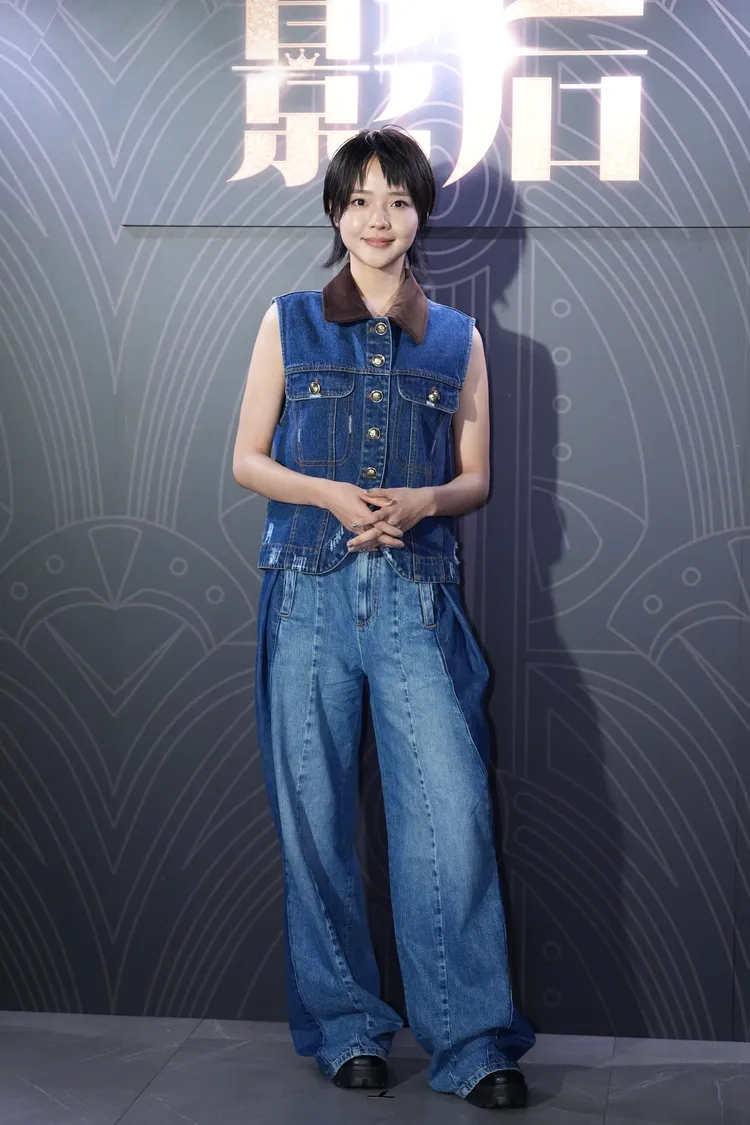 林廷憶笑說紅毯要露出手臂。彭欣偉攝