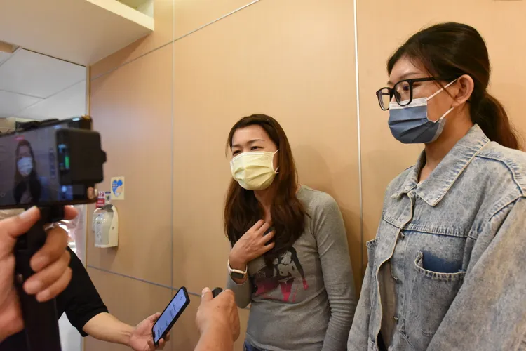 林男妻女轉述他清醒後說法，稱好險有擋那兩刀，才沒有更多孩子受害。苗栗縣政府提供