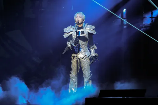 SHINee KEY銀色盔甲裝登北流!觀音、聶小倩都來朝聖