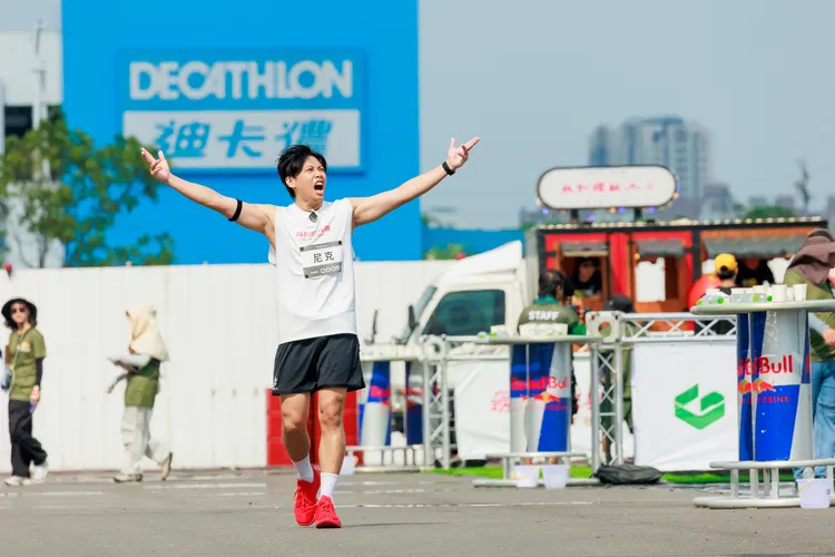 網紅團體「這群人TGOP」成員尼克驚喜登場。好看娛樂提供