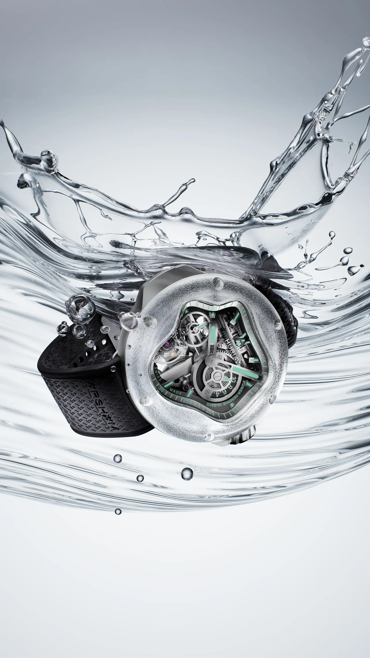 HUBLOT MP-17 Arsham Splash藍寶石鈦金十日動力儲存腕錶,42mm,磨砂藍寶石水晶與五級鈦金屬錶殼,銠金電鍍與霧面微噴處理錶盤,黑色橡膠錶帶(浮雕 Arsham Monogram),MHUB1205手動上鍊鏤空機芯,動力儲存10天,防水深度50米,限量99只,214萬元。品牌提供