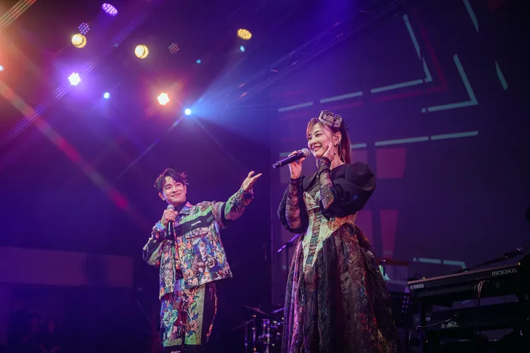 方馨暗黑女王風格，氣勢登台，讓全場呼聲沸騰。葡萄長文創工作室提供