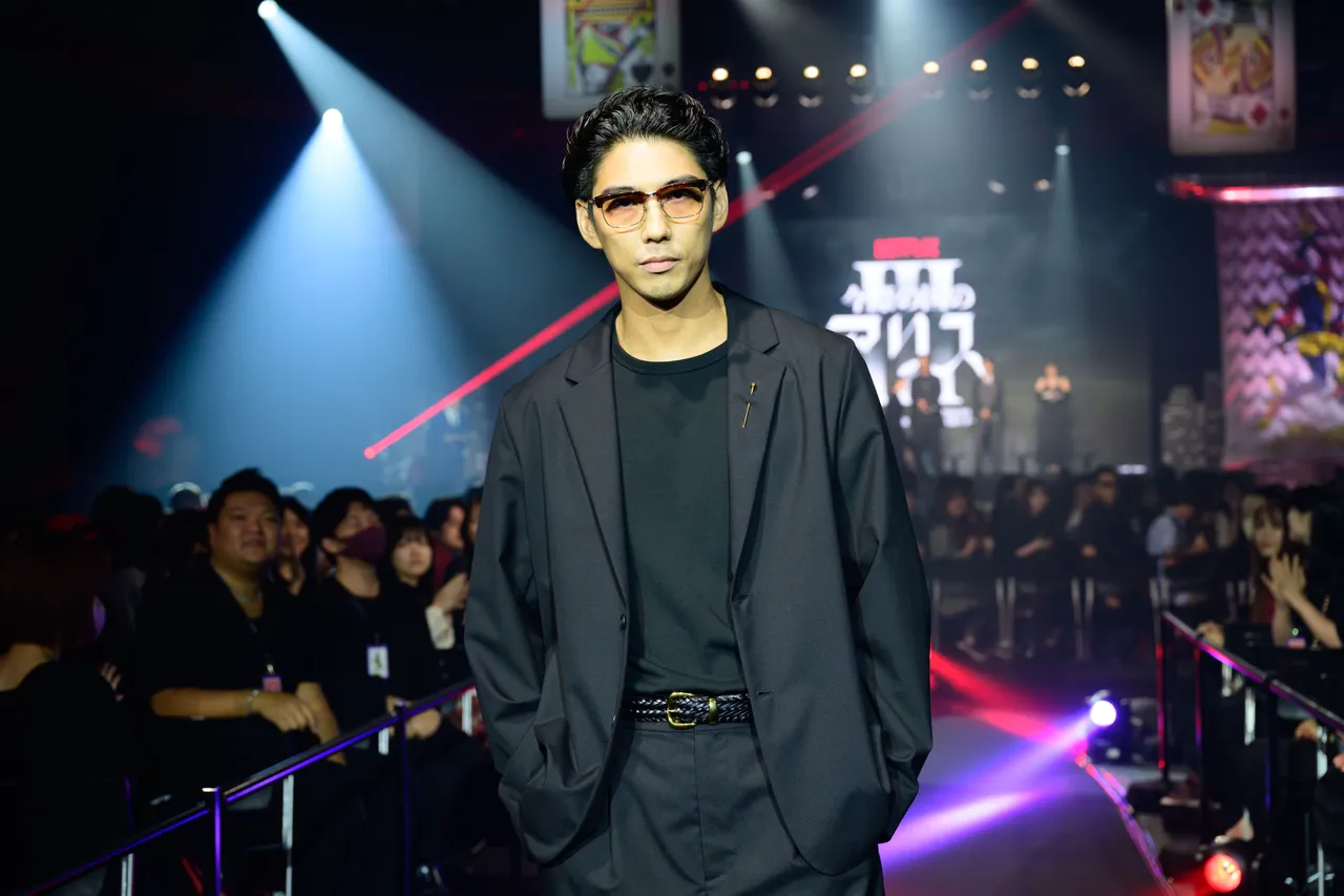 贺来贤人《今际之国》第3季饰演隆二,和土屋凤太组队挑战。Netflix提供