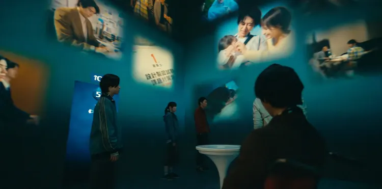 土屋太鳳提到《今際之國》第3季跟山崎賢人結婚，出現小孩的畫面，拍攝時很幸福。翻攝Netflix