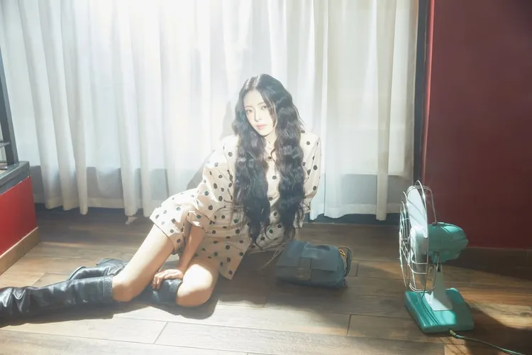 Yuna演繹FENDI全新2026早春系列。翻攝IG