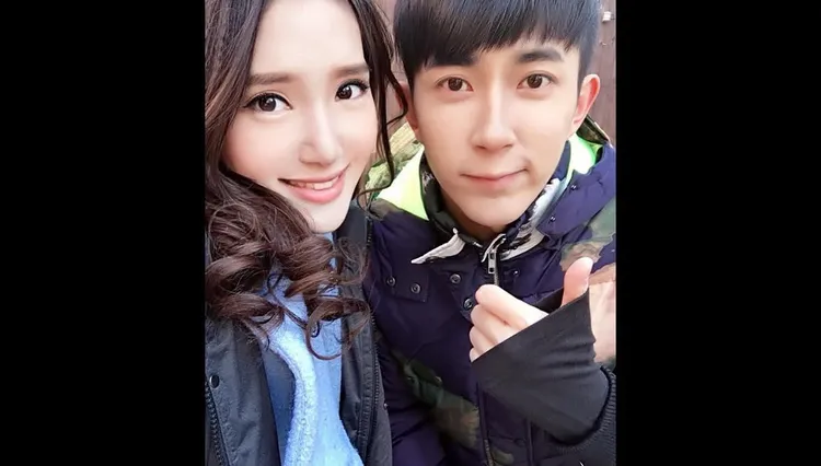 徐千京（左）和于朦朧合影，誇他體貼陽光。翻攝自徐千京IG