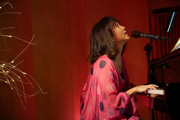 阮丹青將專輯正式定名為《走進春天的果園》，以四季流轉象徵人生變幻。翔子提供