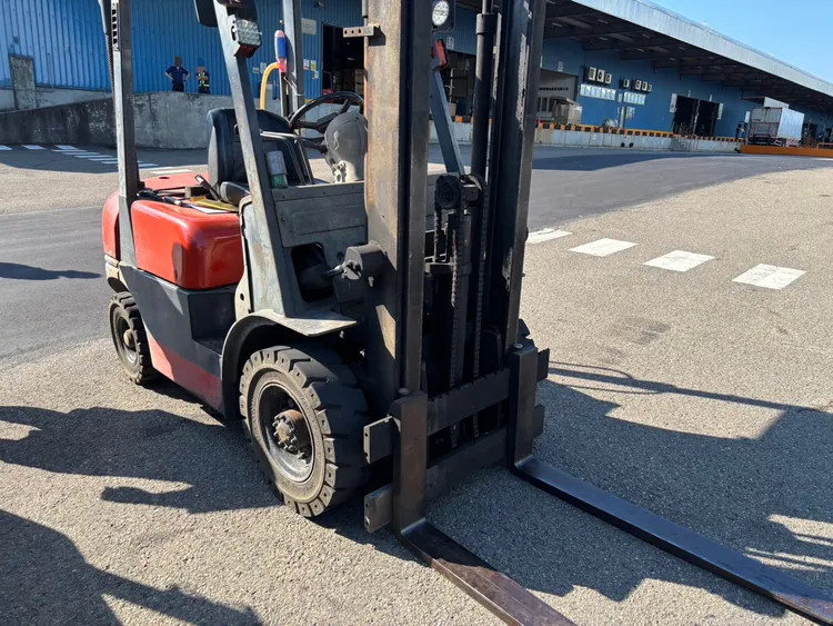 堆高機。楊梅警分局提供