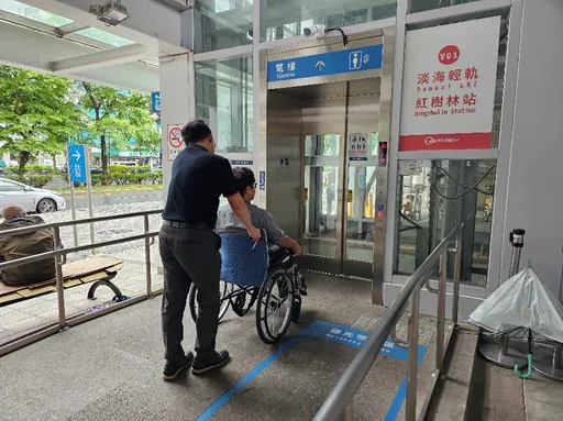 好便民!新北輕軌高架車站導入「AI電梯」 智慧派梯免動手