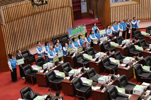 高市议会开议!国民党强攻农地盗采 陈其迈:不分蓝绿一律严办